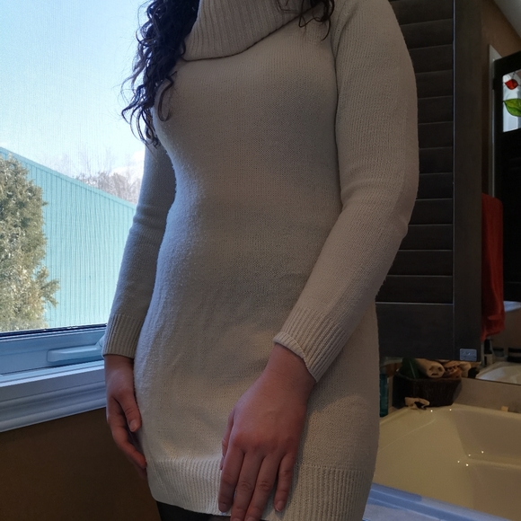 Sweaters - Picture 2 of 3